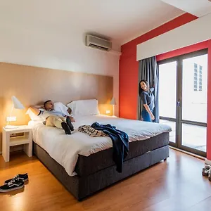 4* מלון Centro