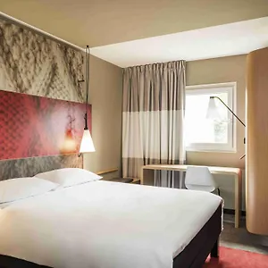 2* מלון Ibis Centro